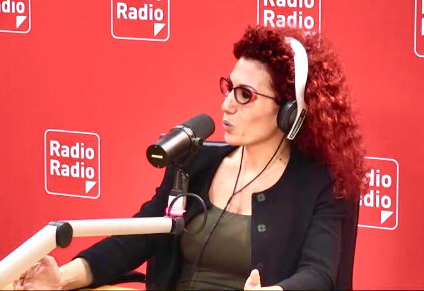 Una scuola al rovescio: dove sono finiti i punti di riferimento? Maura Manca a Radio Radio