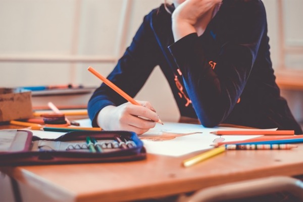 La paura dei nuovi compagni di scuola: come aiutare i figli ad affrontarla?