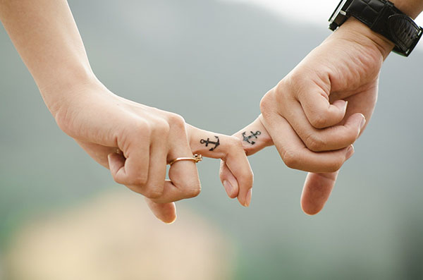 DOVE C’È AMORE, NON C’È VIOLENZA! Gelosia, controllo e possessività nella vita e nel web