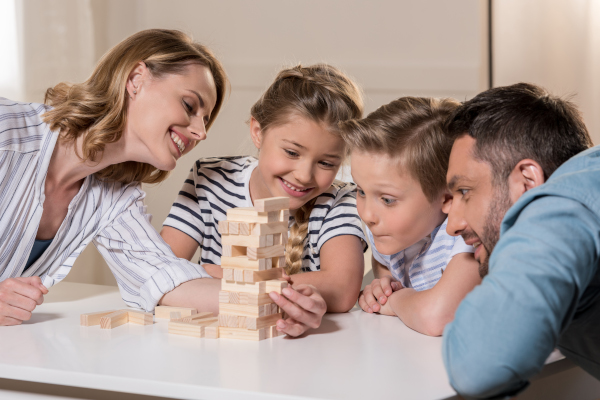 L’importanza di condividere momenti emotivi con i figli. Non basta fare per, bisogna fare con loro, ne beneficerà anche il loro cervello