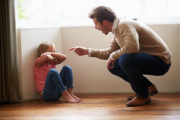 Siamo sicuri che sberle e sculacciate siano educative per i bambini e i ragazzi?