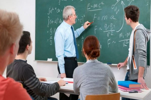 Insegnanti sfiniti e studenti stressati: attenzione all’effetto contagio